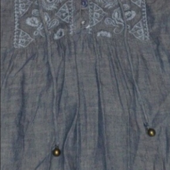 St. John’s bay cute chambray embroidery top - Picture 8 of 8